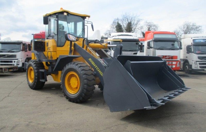 Digger Bidder - 935 RIGHT CHOICE 10 TON LOADER