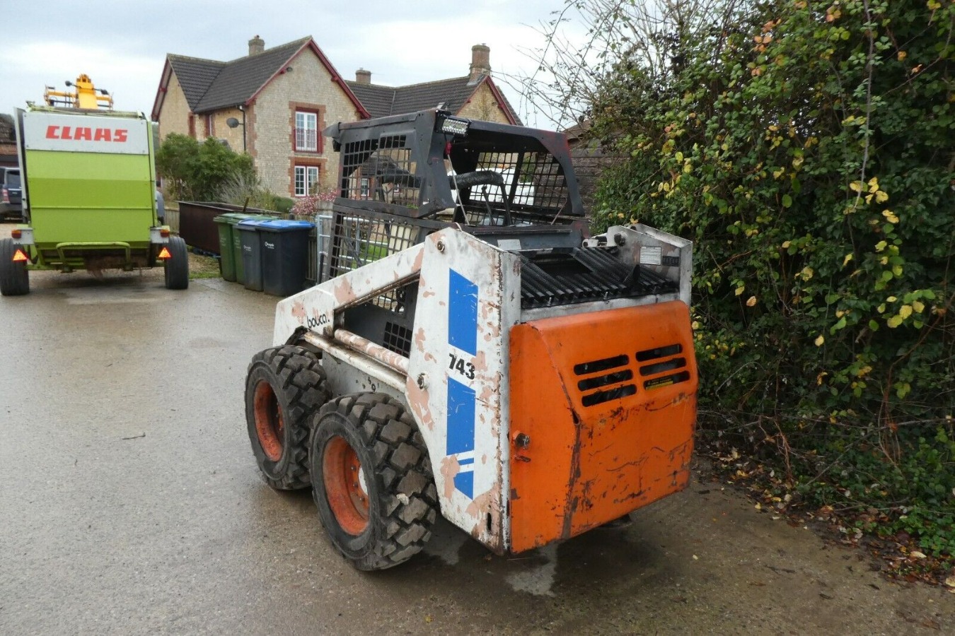 Digger Bidder - Used Bobcat 743 Skid Steer Loader