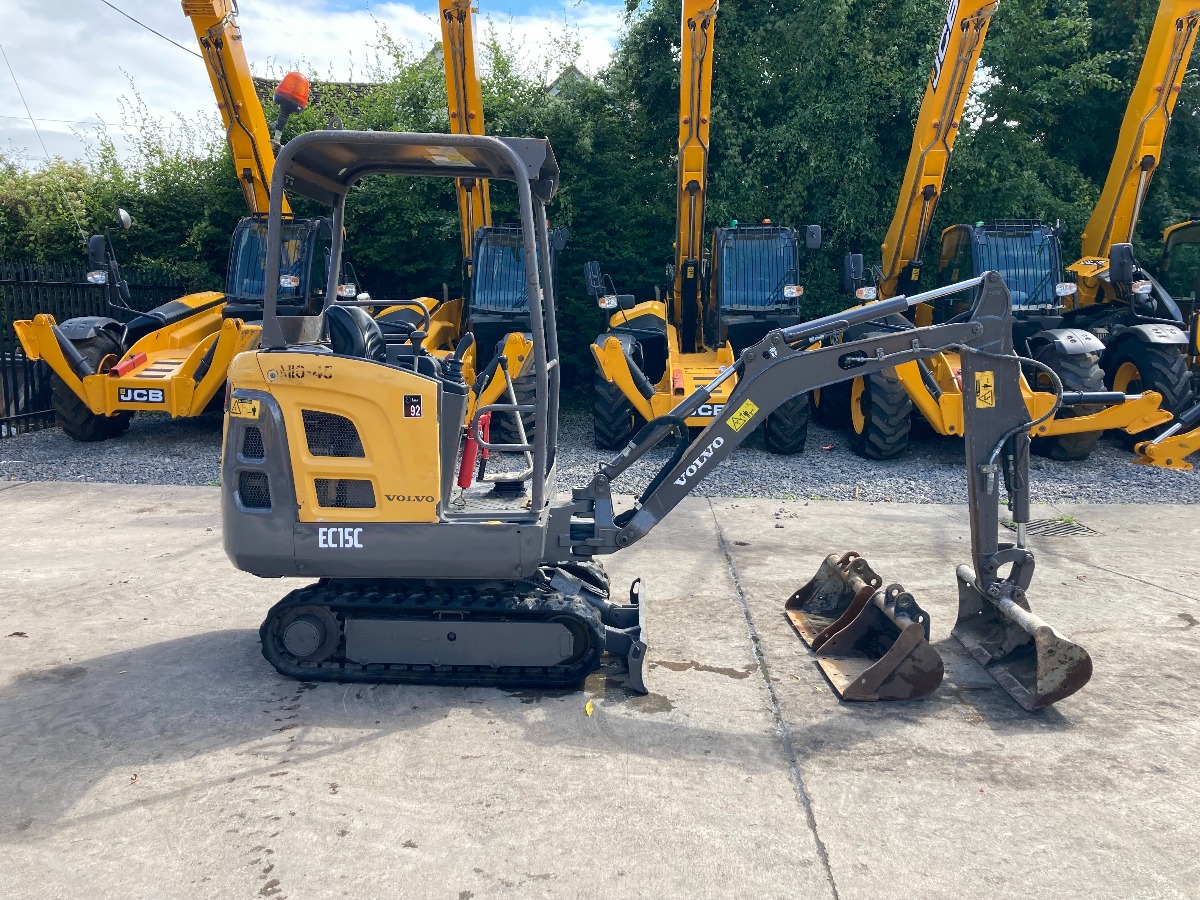 Digger Bidder - 2015 Volvo EC15C mini digger